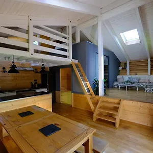 https://chalet-des-bruyeres.hotels-rhonealpes.com